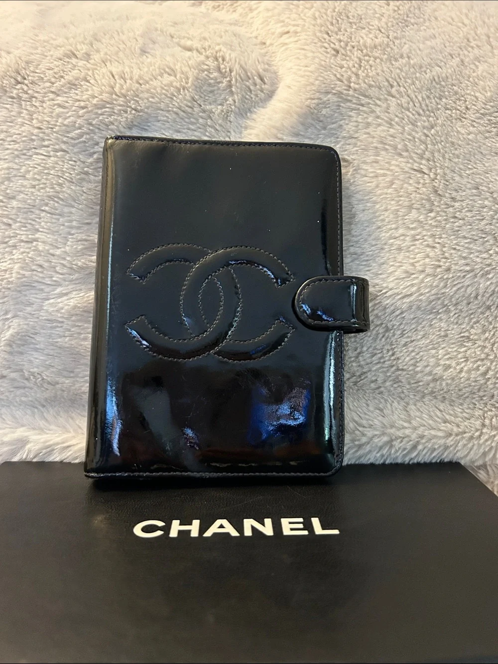 Chanel Black Patent Leather Agenda - Picture 1 of 10